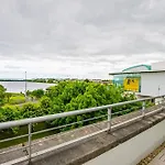Atalia View Penthouse With Balcony Apartamento Galway