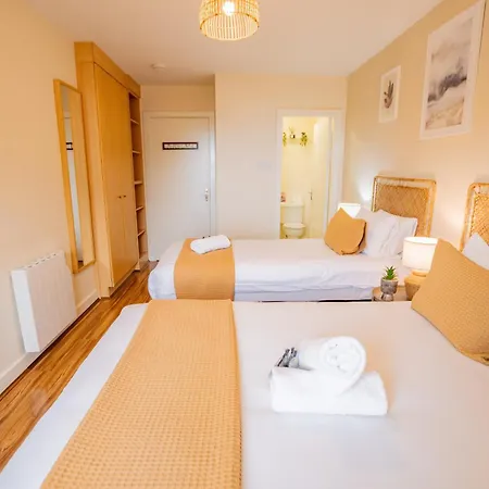 아파트 Atalia View Penthouse With Balcony 골웨이