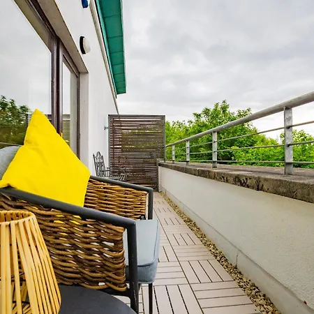 Atalia View Penthouse With Balcony 아파트 골웨이